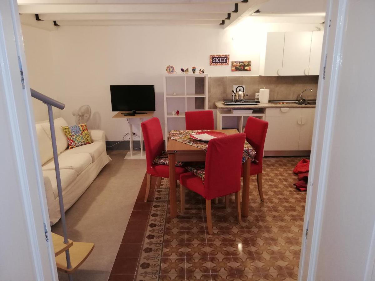 Il Posto Giusto Station Rooms Palermo Eksteriør billede