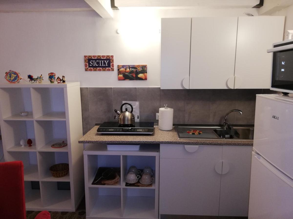 Il Posto Giusto Station Rooms Palermo Eksteriør billede